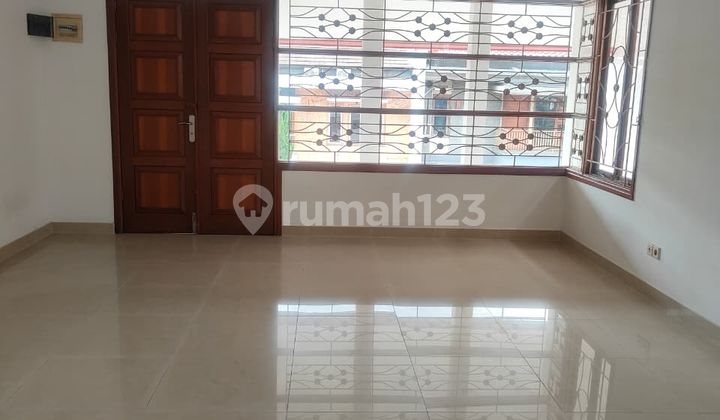 Dijual Rumah 2 Lantai Siap Huni Minimalis Lokasi di Singgasana Pradana Bandung