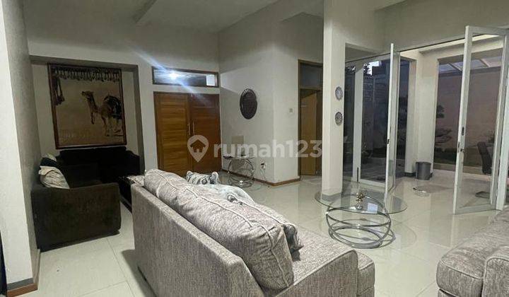 Dijual Rumah Keren Luas Bersih Terawat Semi Furnished di Arcamanik Bandung 2