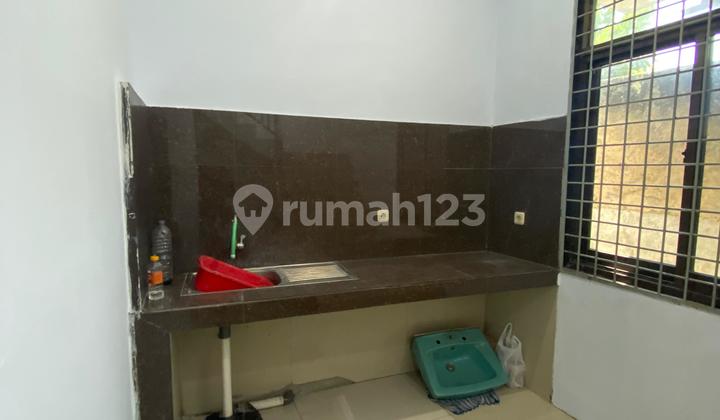 For Rent: 4-Story Shophouse Ready to Use, Located on Mainroad Leuwi Panjang Bandung. 2