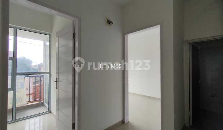 Rumah Baru 2Lantai Standard Developer Hadap Tenggara ,Lily White Sei Panas Dekat Sekolahan ,Pasar Dan Vihara Maitreya 7