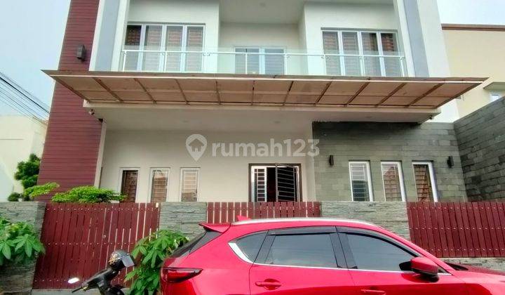 Rumah Mewah Hook 3.5Lantai Taman Nagoya Indah 1