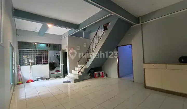 Hotel Di Nagoya 3 Unit RUKO 3.5Lantai (gandeng)
Lokasi Dekat Hotel Aston 8