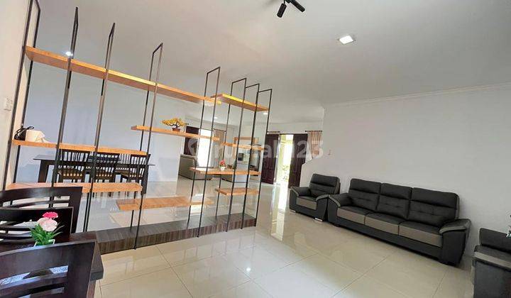 Rumah mewah 2 lantai di villa panbil batam
Harga 210jt /tahun 10