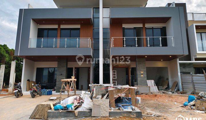 Rumah 2.5Lantai dengan Design Mewah ( Full Renovasi ) BEVERLY GREEN AVENUE 1