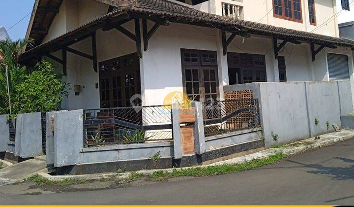 Rumah Strategis Siap Pakai di Jalan Mangga Semarang Selatan 1