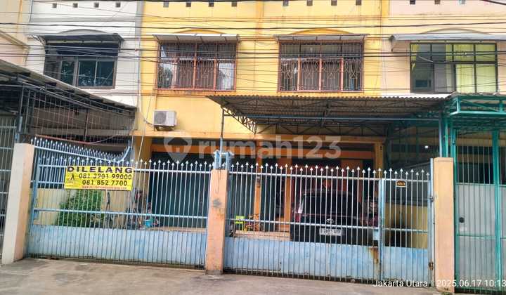 Rumah Usaha Di Villa Kapuk Mas Jl. Vikamas Raya Cash Only Murah