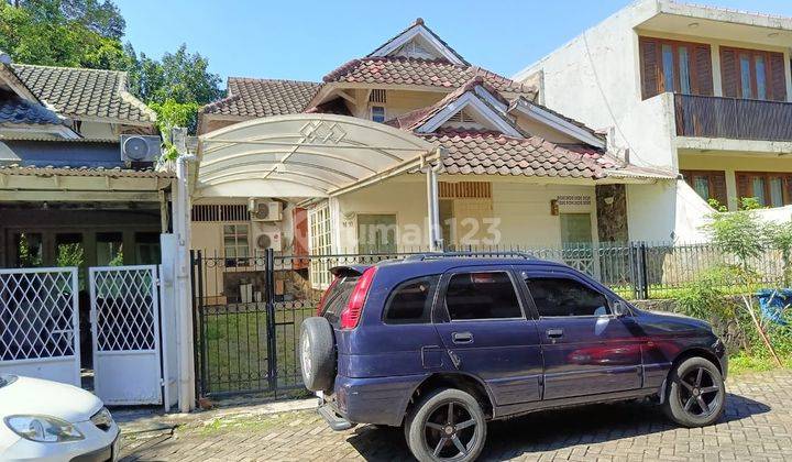 tampak depan rumah dilelang harga murah di