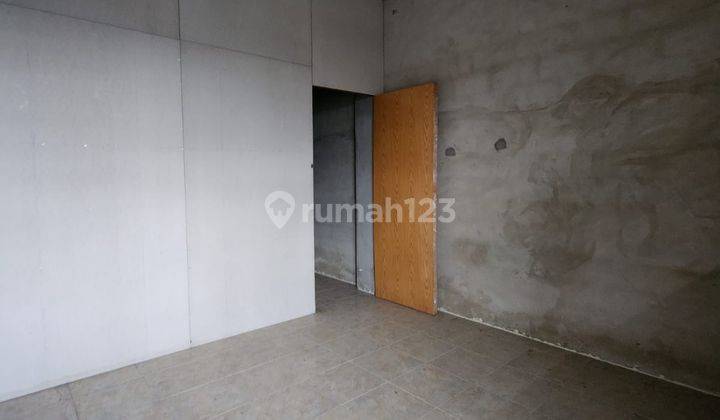 Ruko 2,5 Lantai di Jl. Kenari, Kota Pontianak 4