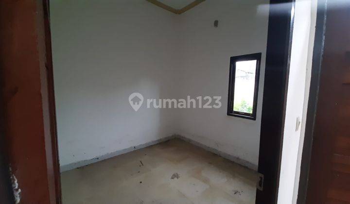 Rumah di Jl. Komyos Sudarso, Komp. Golden Indah 4