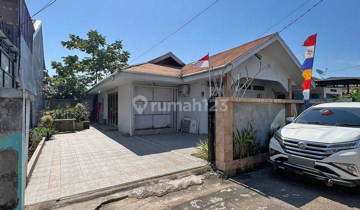 Dijual Rumah Halaman Luas di Jl. Dr. Wahidin, Komp. Batara 1 1