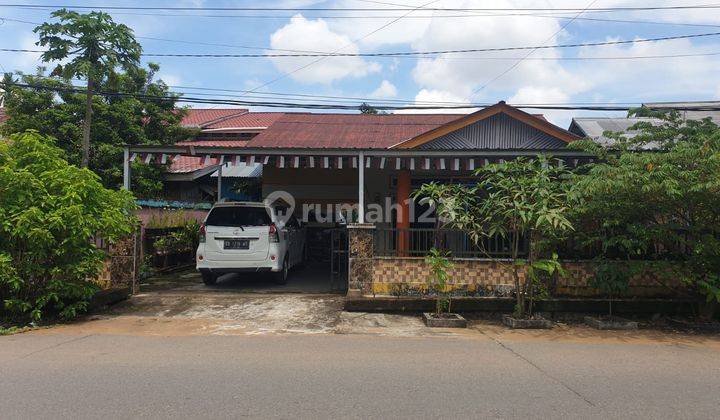 Dijual Rumah Siap Huni Tnah Luas di Jl. Nirbaya 1