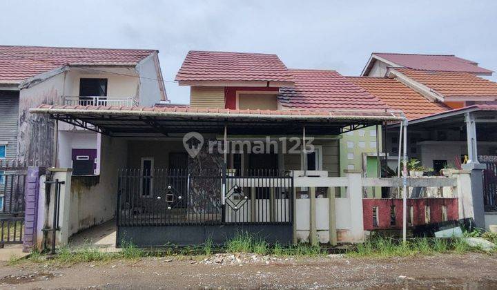 Dijual Rumah di Jl. Parit H. Muksin 2, Komp. Griya Alam Raya 1