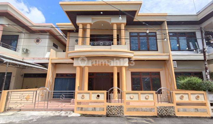 Dijual Rumah Sipa Huni Super Besar di Jl. Purnama 1