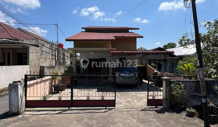 Dijual Rumah Bersih Siap Huni di Jl. Sejarah 1