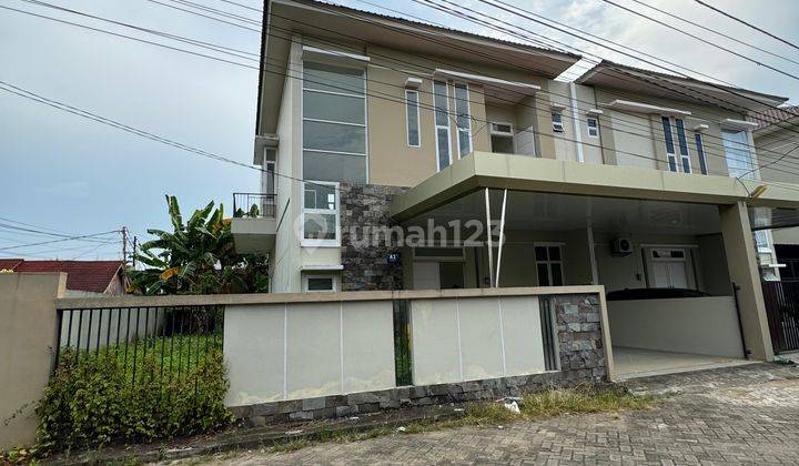 Dijual Rumah Hook di Jl. Purnama 1, Family Residence 1