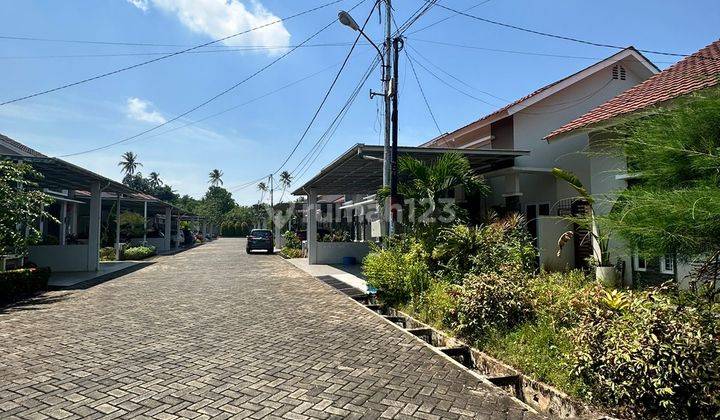 Dijual Rumah Siap Huni Jl. Ujung Pandang, Komp. Green Boulevard 2