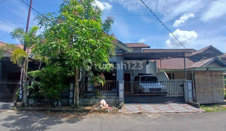 Dijual Rumah Siap Huni Lokasi Tengah Kota di Jl. Paris 2 1