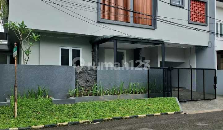 Repricing! Luxurious 3-Story House in Bintaro Jaya Cluster, Sector 9 - Price Drop, Golden Opportunity! Repricing! Luxurious 3-Story House in Bintaro Jaya Cluster, Sector 9 - Price Drop, Golden Opportunity!