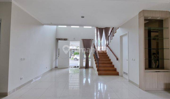 Rumah Rapi Semi Furnish Di Cluster Whitsand Greenwich Bsd City 1