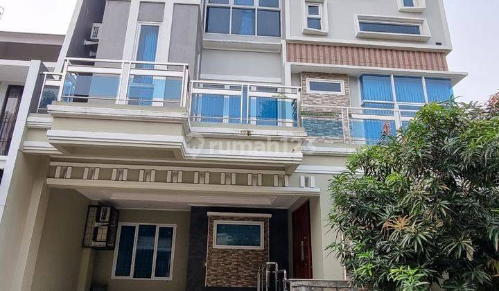 Rumah 3 Lantai Siap Huni di Graha Raya Bintaro Tangerang 1