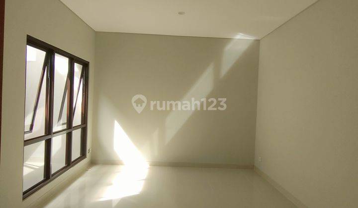 Rumah 2 Lantai, Baru, Siap Huni, Bekasi Sangat Dekat Ke Cibubur  6