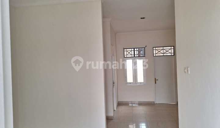 Single-Story Neat House Ready to Occupy in Barleria Gading Serpong Cluster. 2