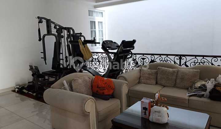 Luxurious Ready-to-Live Home in Modernland Golf Estate Tangerang 2