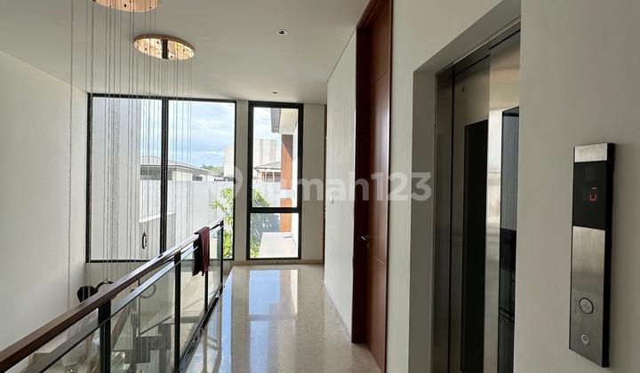 Rumah Mewah Lyndon Nava Park BSD Lingkungan Eksklusif, Siap AJB