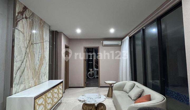 Rumah Mewah Full Furnish Ada Private Pool & Lift di Zora Bsd City 2