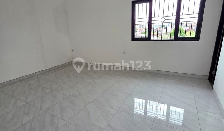 3-Storey House in Central Denpasar - Access to Teuku Umar Barat, Rare! 2