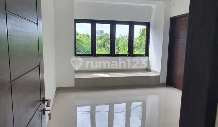 Rumah Baru 2 Lantai Hook di Puri Ratu Jimbaran, Strategis, SHM, Siap Huni 2