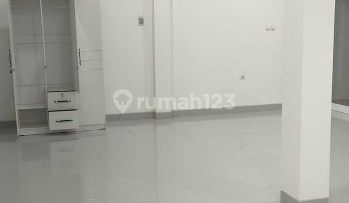 New 2-Story Commercial Space Building in Gatsu Area, Denpasar 2