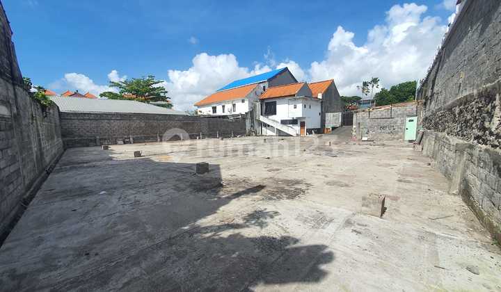 Large Parking Land & Building on Jl. Teuku Umar Barat, Denpasar Suitable for Restaurant, Transportation Business, etc. Large Parking Land & Building on Jl. Teuku Umar Barat, Denpasar Suitable for Restaurant, Transportation Business, etc.
