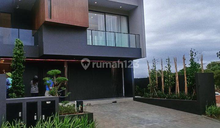 Rumah Mewah 2 Lantai Dengan Split Level di Selatan Jakarta 1