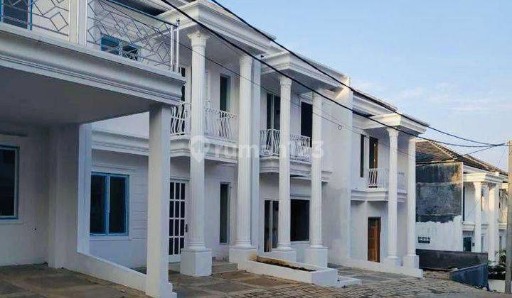 RUMAH MEWAH SEVILLA  DEKAT STASIUN DEPOK BARU