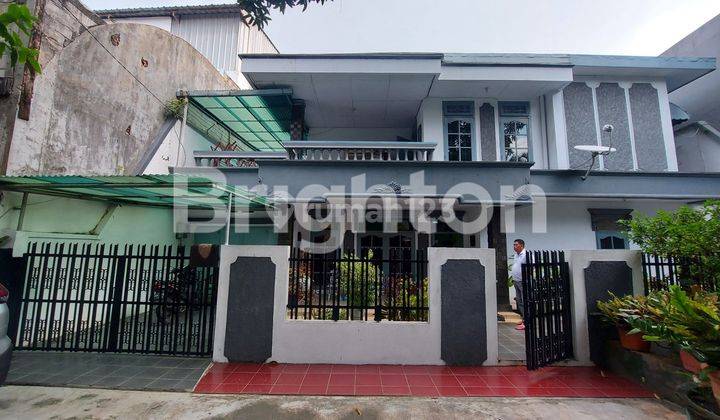 RUMAH DI KAVLING POLRI JELAMBAR JAKARTA BARAT, TAMAN LUAS DAN ASRI 1