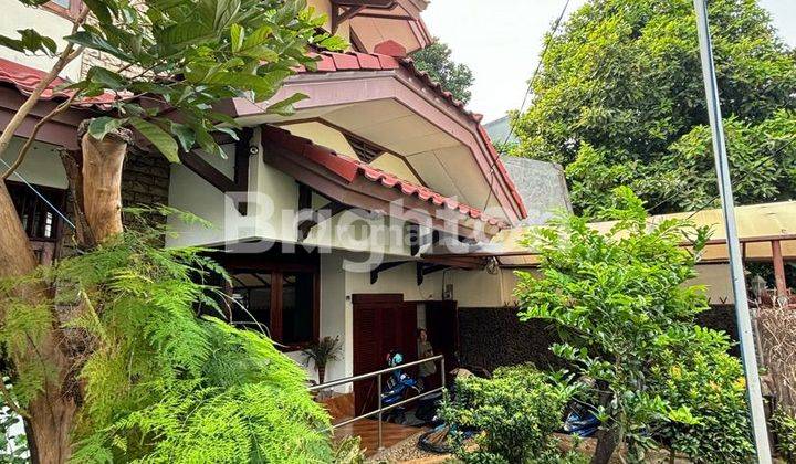 RUMAH 2 LANTAI TAMAN KEDOYA BARU DESAIN MEZANIN ETNIK DALAM KOMPLEK HUNIAN MEWAH 2