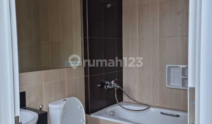 Disewakan Rumah Bagus, Baru Selesai Renov, Siap Huni Cluster Acacia Sumarecon Bekasi 3