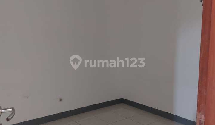 Disewakan Rumah Nyaman di Cluster Aralia - Harapan Indah 2