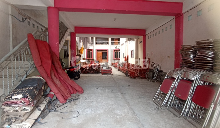 Di Sewakan Ruang Usaha / Gedung /Ruka / Rumah di Sampangan Raya 2