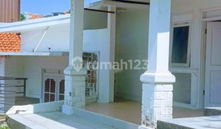 For Rent: Commercial Space and House on Pamularsih Raya, West Semarang 2