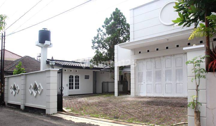 Di jual rumah tengah kota sudah renovasi  1