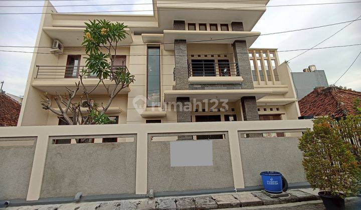 Di jual rumah di tengah kota  1