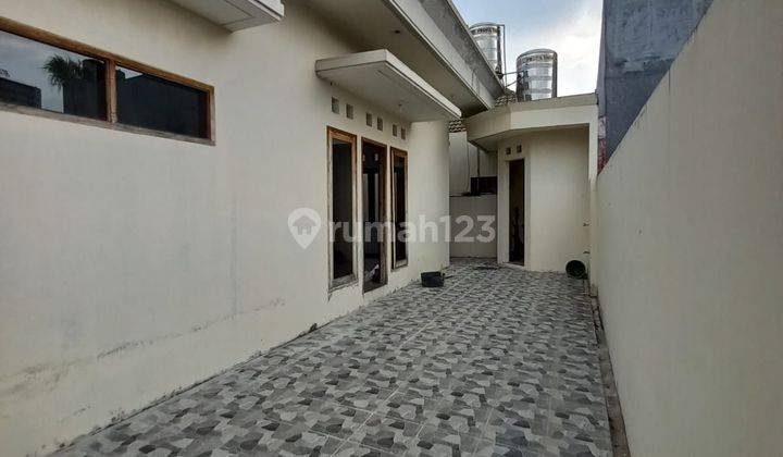 Di jual rumah di tengah kota  2