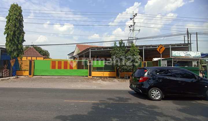 Land and Building For Sale in Montong Weleri