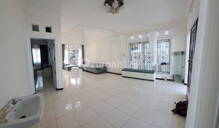 Semi Furnished Rumah Bagus Candi Golf, Semarang 2