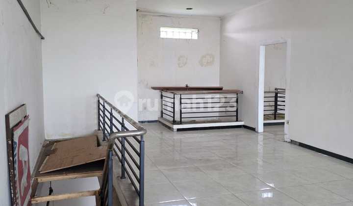 For Rent: 3-Storey Shop House on Pamularsih Raya 2