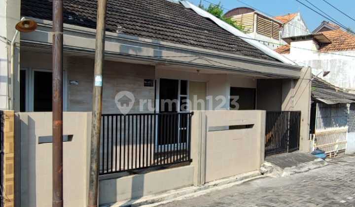 Di Jual Rumah Di Kota , Tanah Mas ,kuala , Deket Airport  1