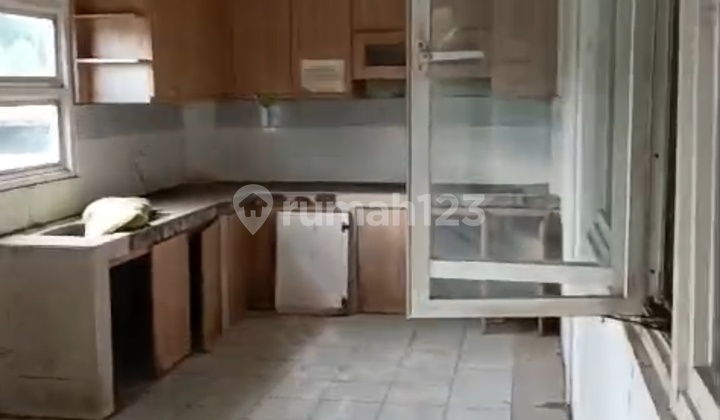 Di Jual Bangunan Komersial / Ruang Usab 2