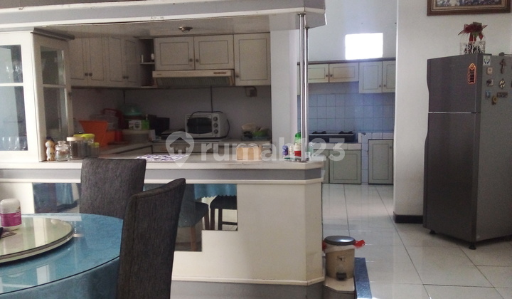 Disewakan Rumah Besar di Kota 2